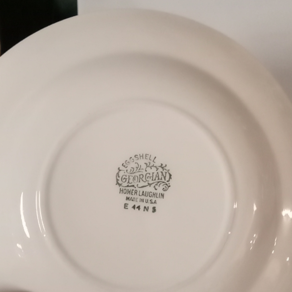Dishware set - Picture 3 of 4